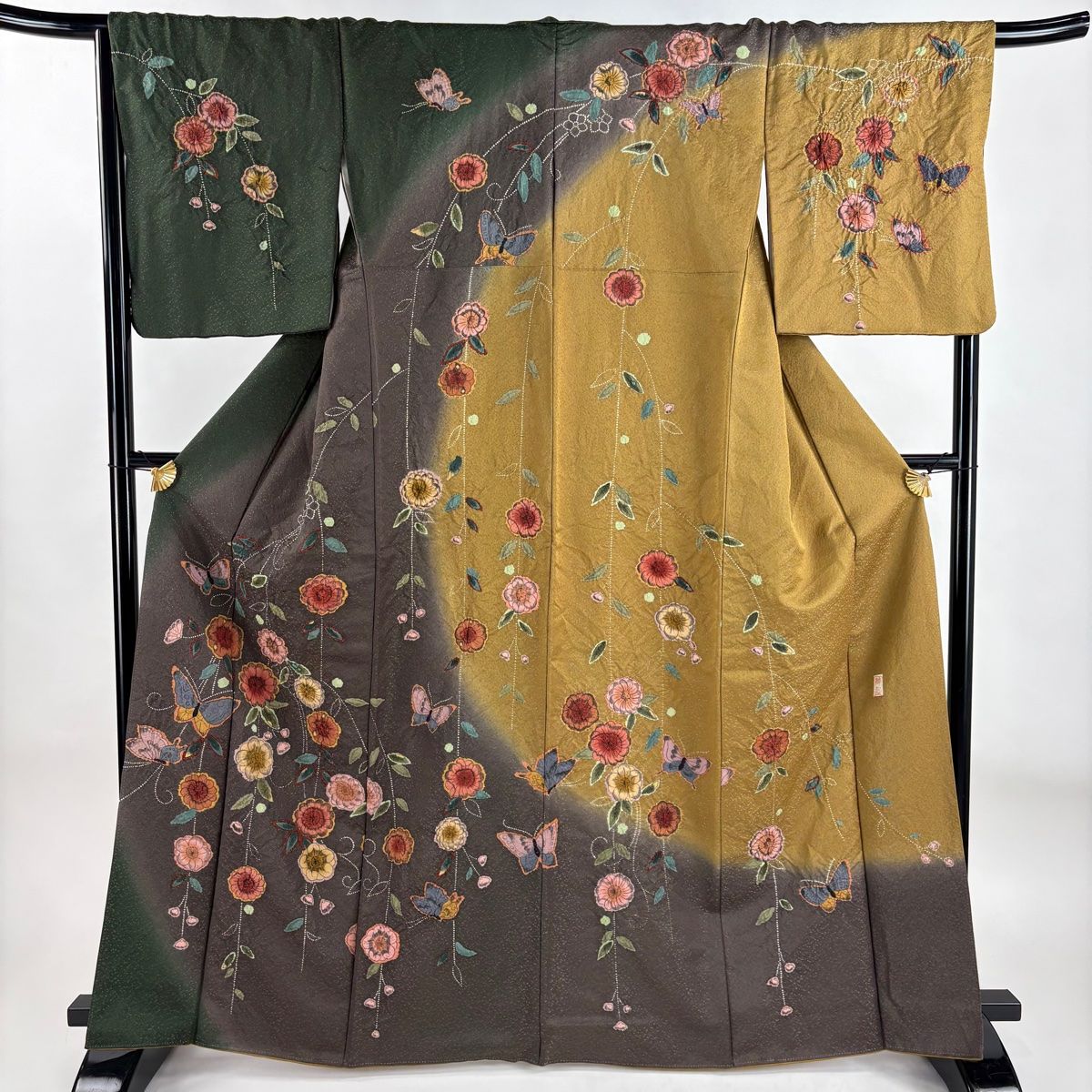 【美品】 訪問着 身丈166cm 裄丈67cm M 袷 落款 蝶 草花 銀通し 絞り 茶緑色 正絹 名品 【】