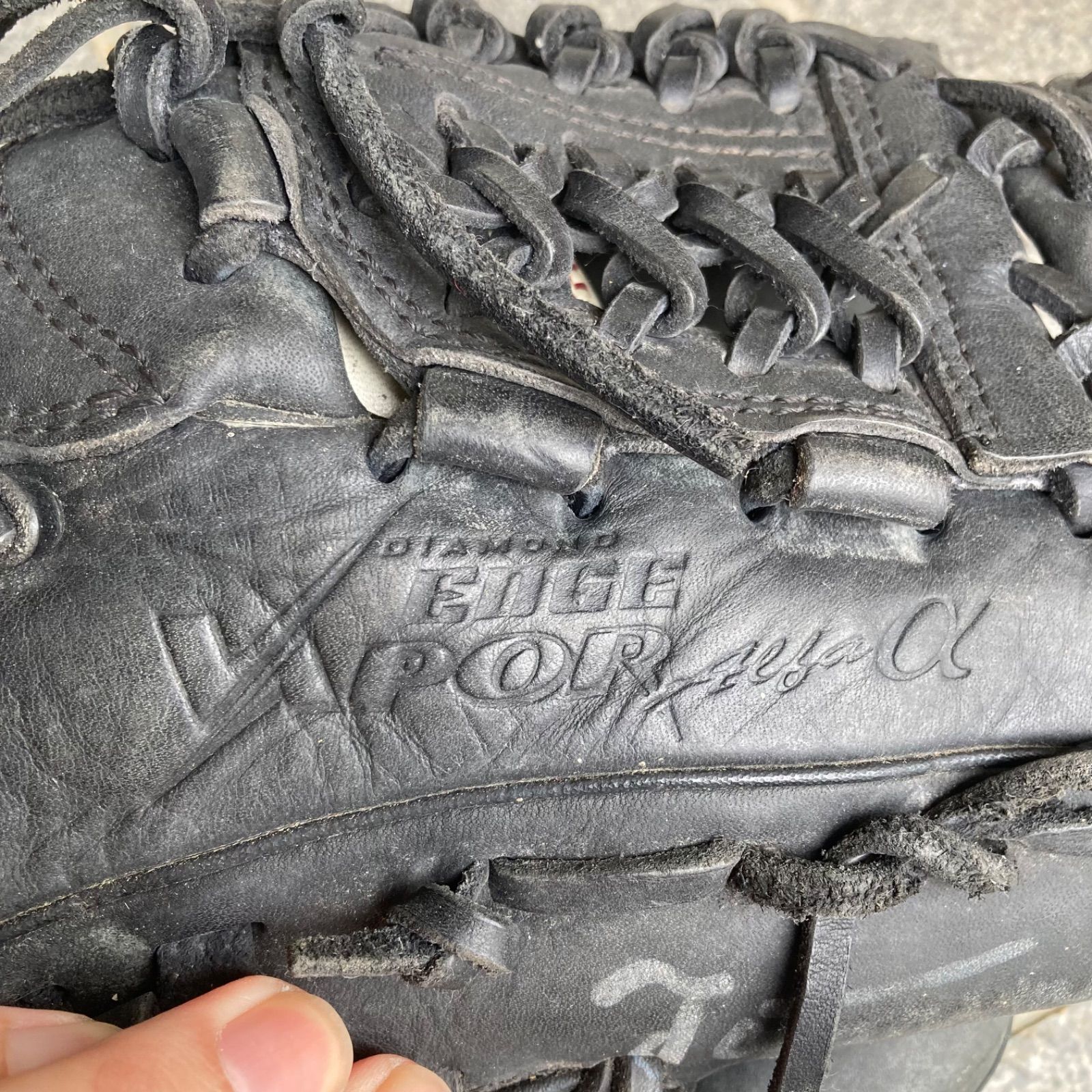  一般軟式用グローブ 3つ NIKE 2つ ミズノ1つ クリーム バッグなどセット 軟式 グローブ