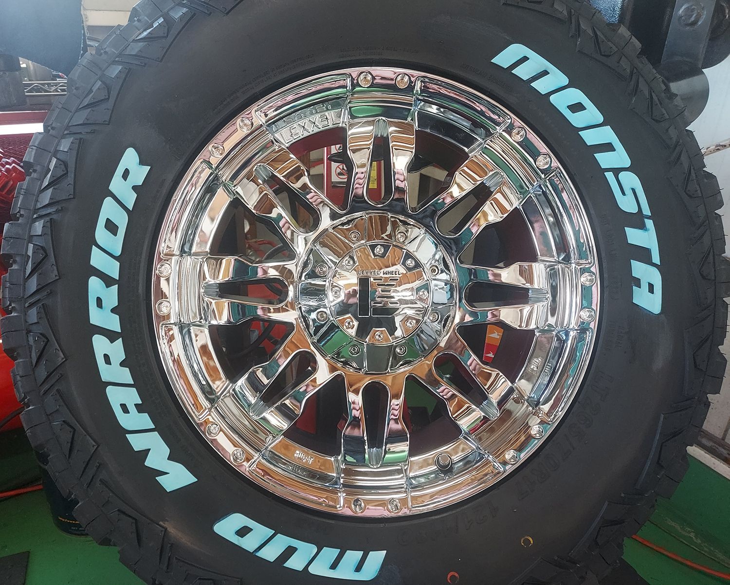 LEXXEL Balano offroad style ハイラックス サーフ プラド FJクルーザー 17インチ モンスタ マッドウォーリアー 265/70R17  265/65R17 - メルカリ