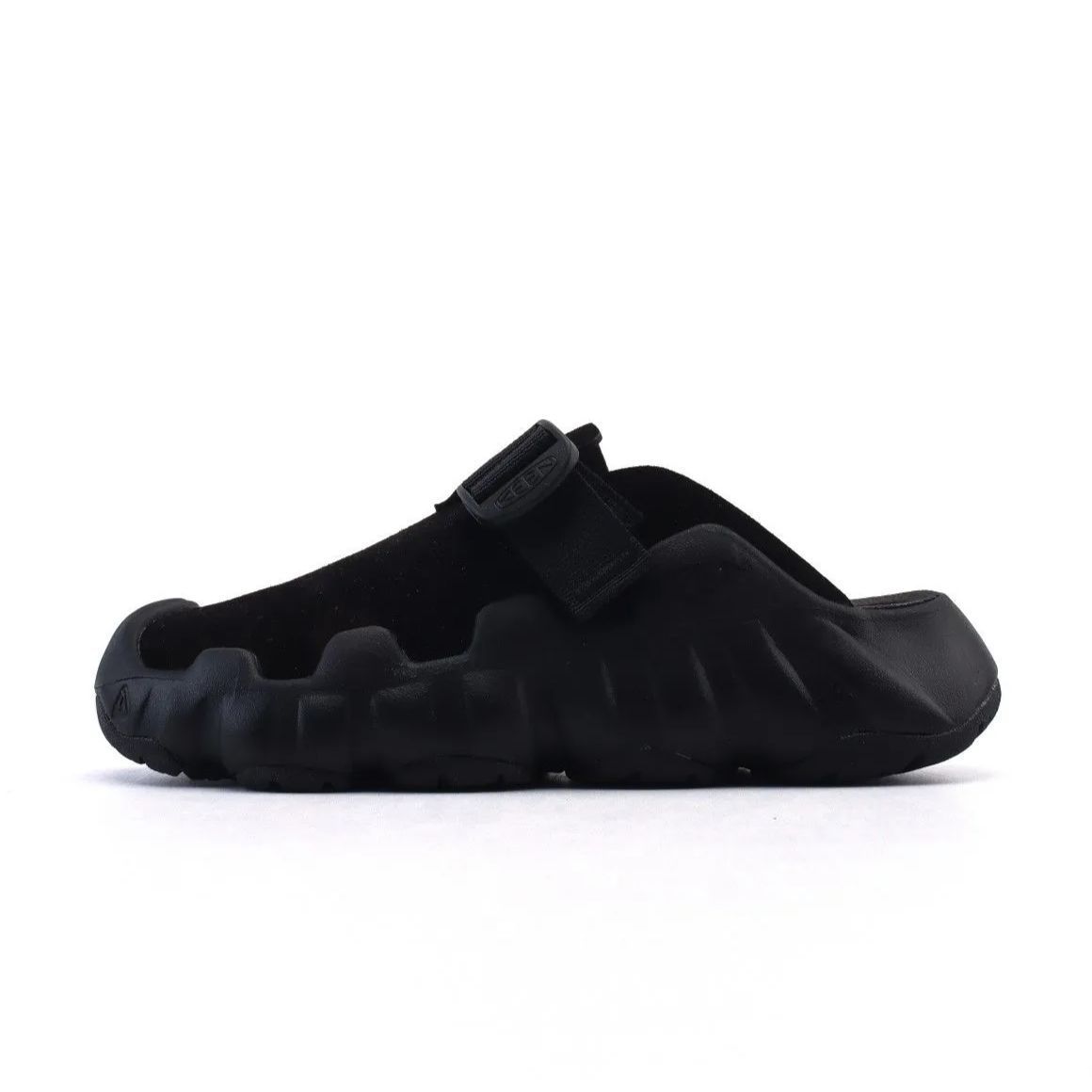 KEEN サンダル UNEEK (Black/Black) メンズ : ZOZOTOWN Yahoo!店