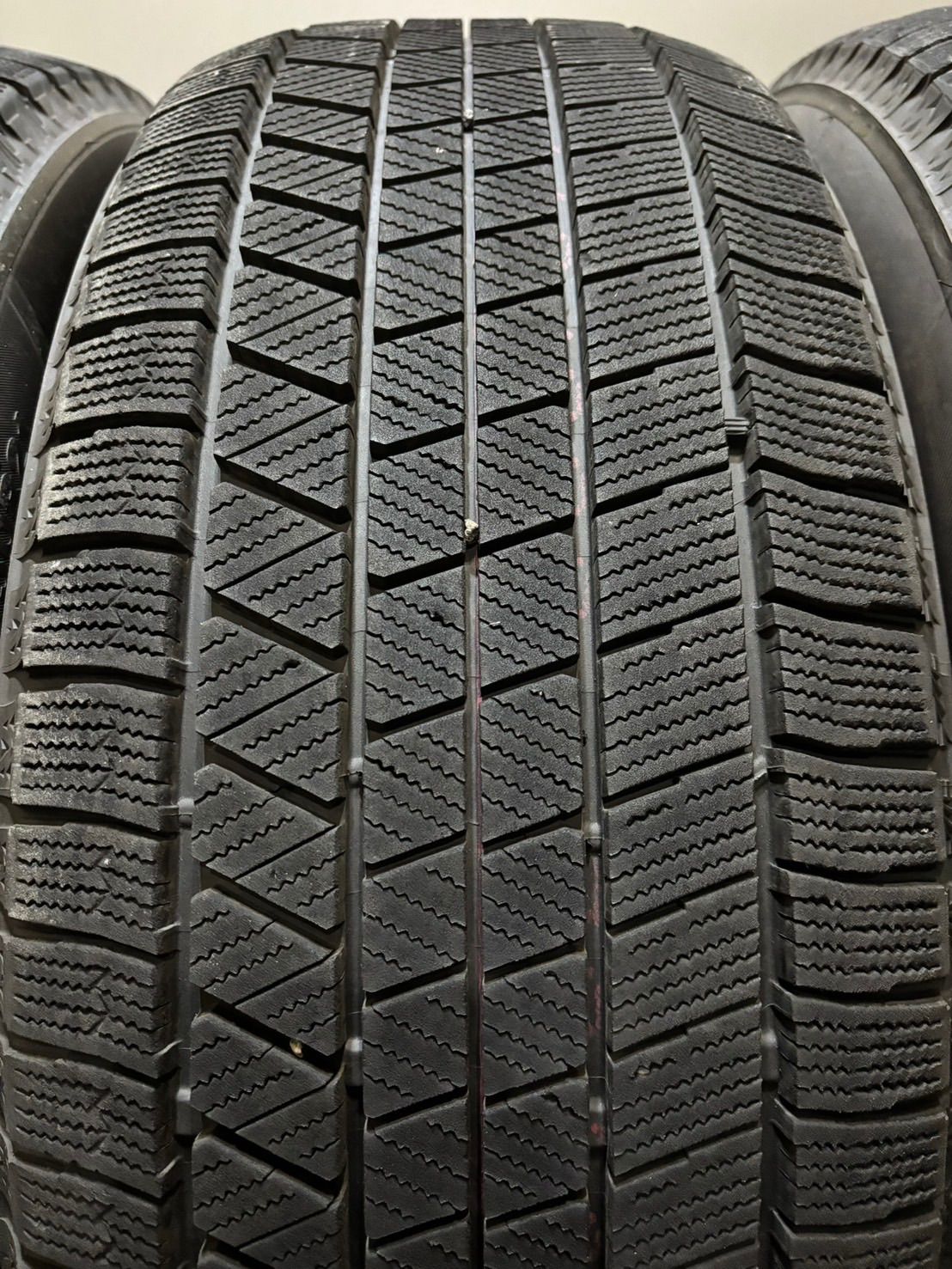 235|50R21 BRIDGESTONE|VRX3 23年製 スタッドレス 4本 ブリヂストン ブリザック 現行 RX 南10-K371 TRITUETUBI_COM