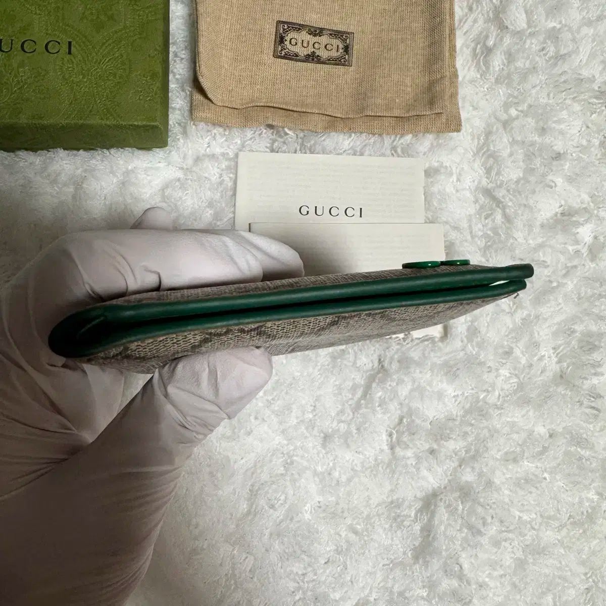 GUCCI グッチ