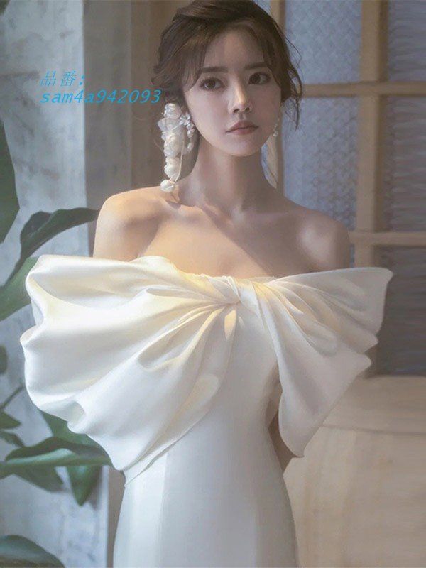 ウェディングドレス ロングドレス トレーンドレス 編み上げ 大きいリボン サテン オフショルダー 袖あり マーメイドドレス 背中開き 肩出し am4a942093