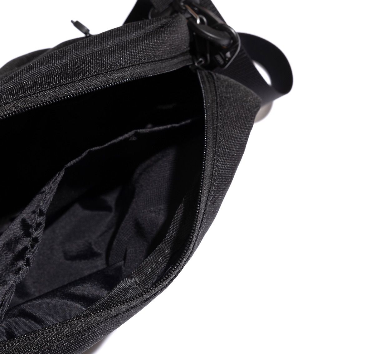 NANGA CORDURA FABRIC SHOLDERBAGパープル - メルカリ NANGACODURA FABRIC SHOLDER BAGパープル