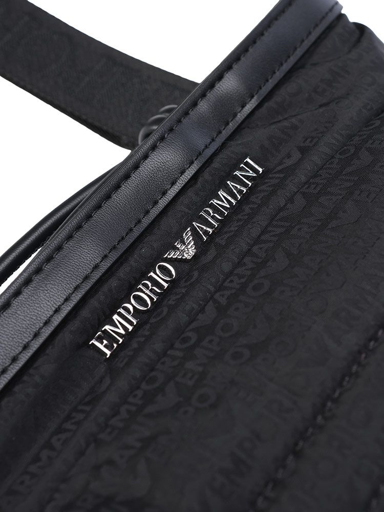 フラットショルダーバッグ