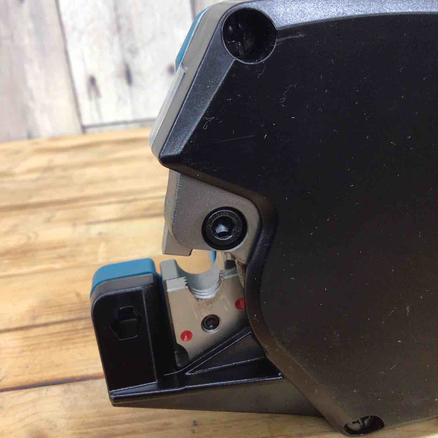 makita コードレス全ネジカッター
