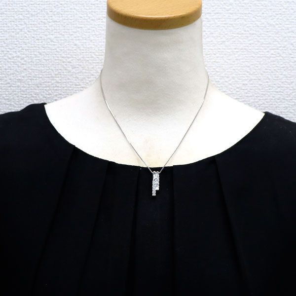 星の砂 Pt900/ Pt850 プリンセスカット ダイヤモンド ペンダント  