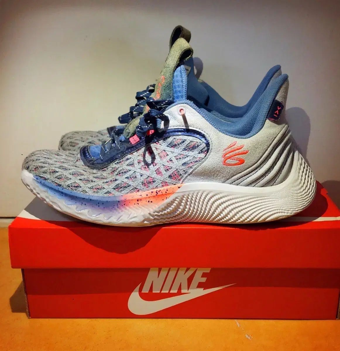 275mm UNDER ARMOUR アンダーアーマー カリー フルイドフロー 9 ブルー ピンク オレンジ