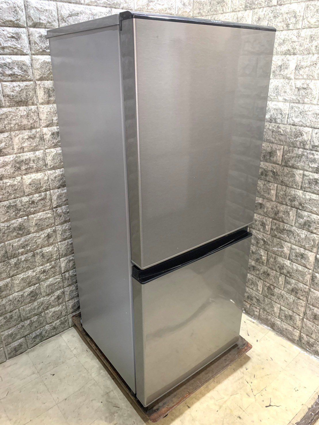 大阪送料無料☆3か月保証☆冷蔵庫☆AQUA☆2020年☆126☆AQR-J13J  