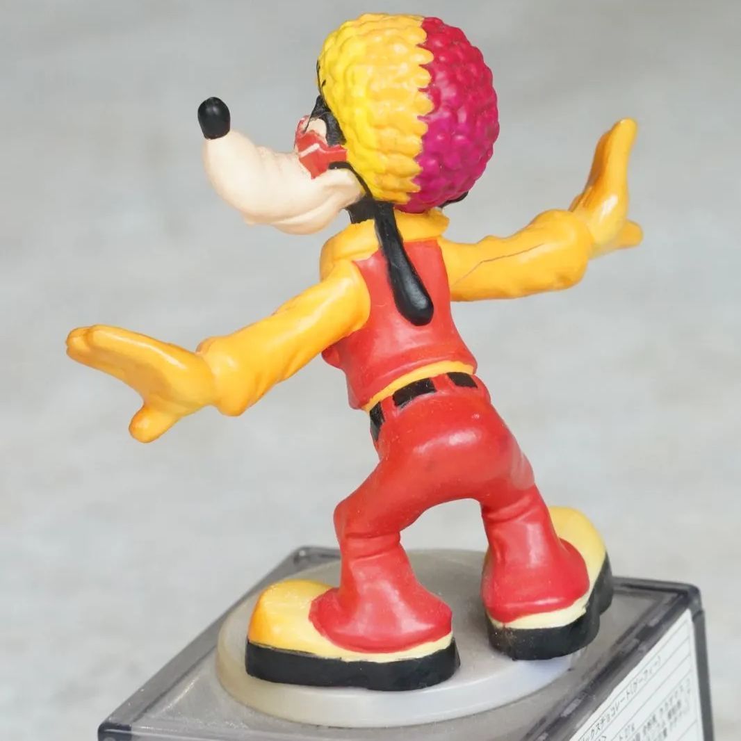 激レア【美品】ディズニー グーフィー 陶器製 フィギュア (カカシ)鳥付き Club Disney スーパーダンシンマニア フィギュアボックス