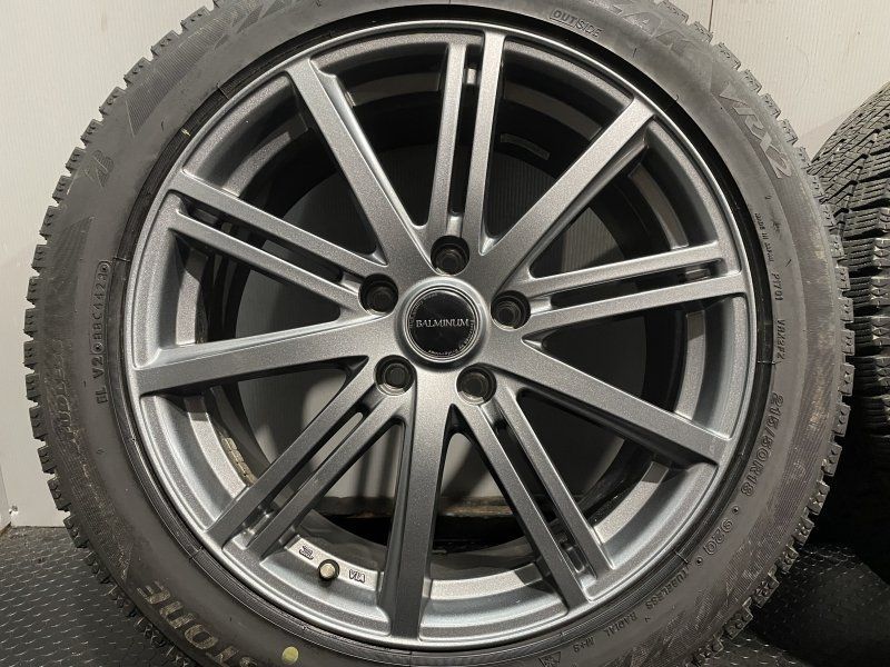 215|50R18 スタッドレス