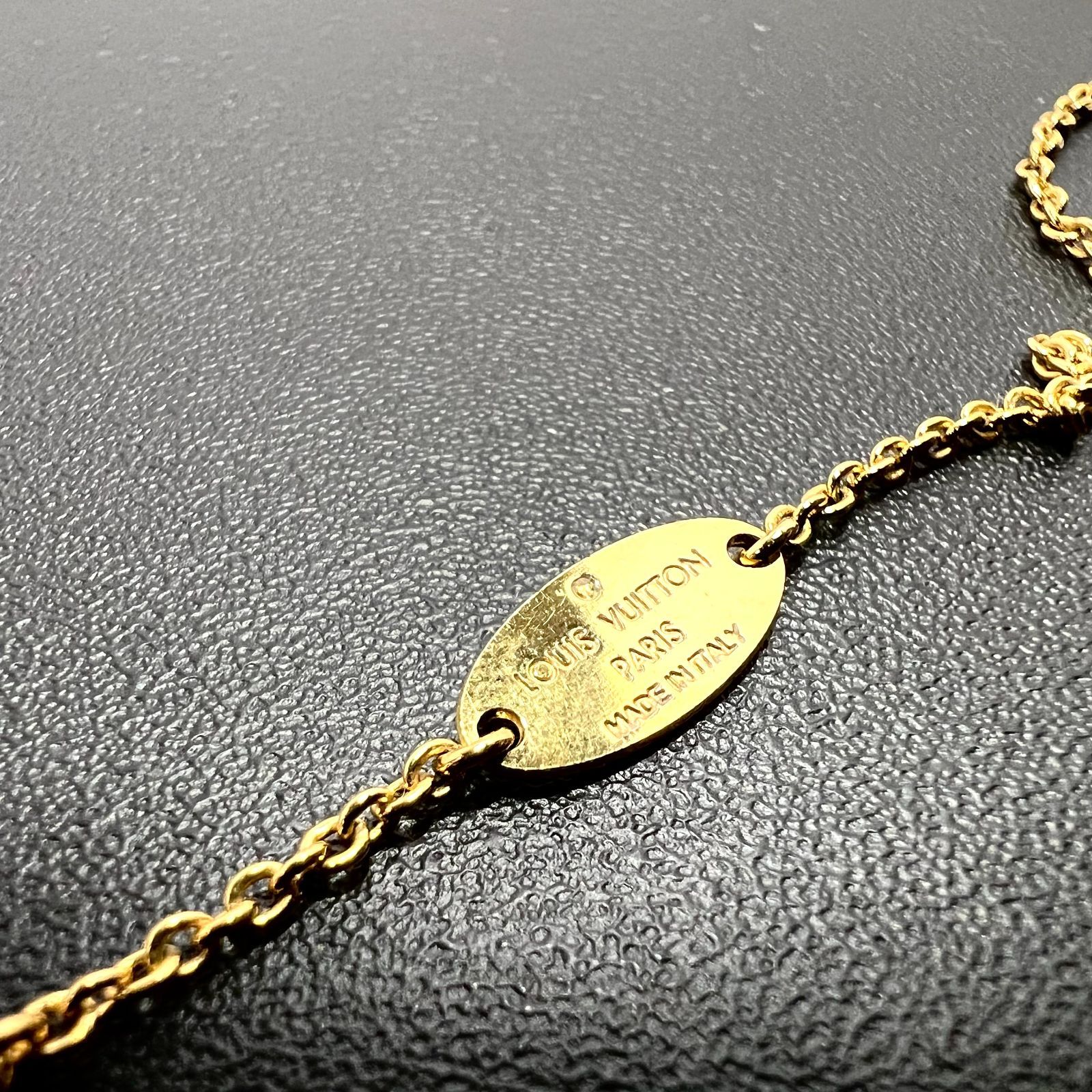 LOUIS VUITTON／ルイヴィトン M64268 コリエ・エセンシャルV 