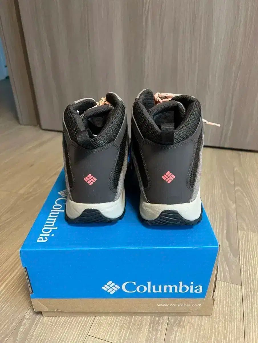 Columbia コロンビア