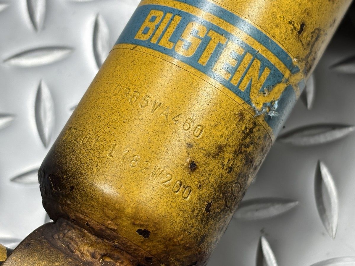 送料無料VM4 スバル レヴォーグ 純正 ビルシュタイン サスキット 品番