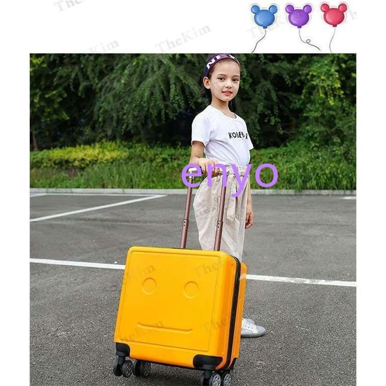 旅行バッグ