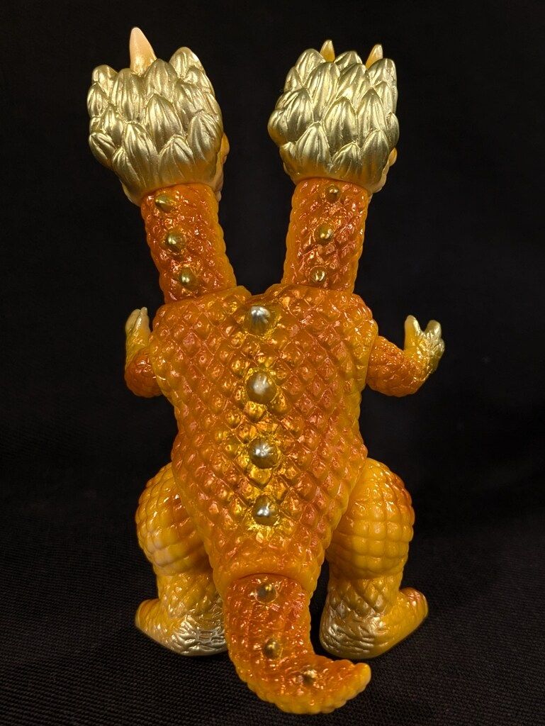 LESTANG NICOLAS 創世の大怪獣 KYODORA MINI 黄色成型 - メルカリ