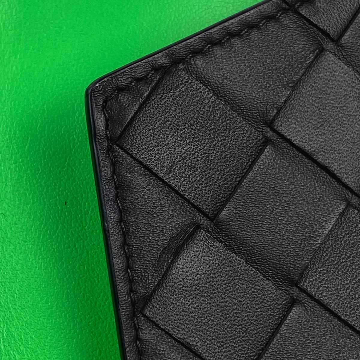 ボッテガヴェネタ BOTTEGAVENETA イントレチャート パスポートケース