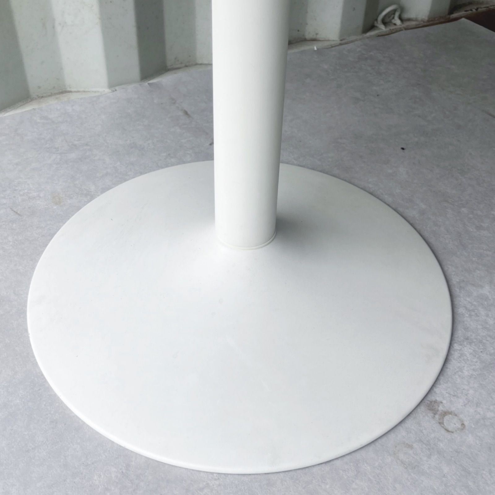 取付無料！ボーコンセプト New York 円形セラミック天板ダイニングテーブル