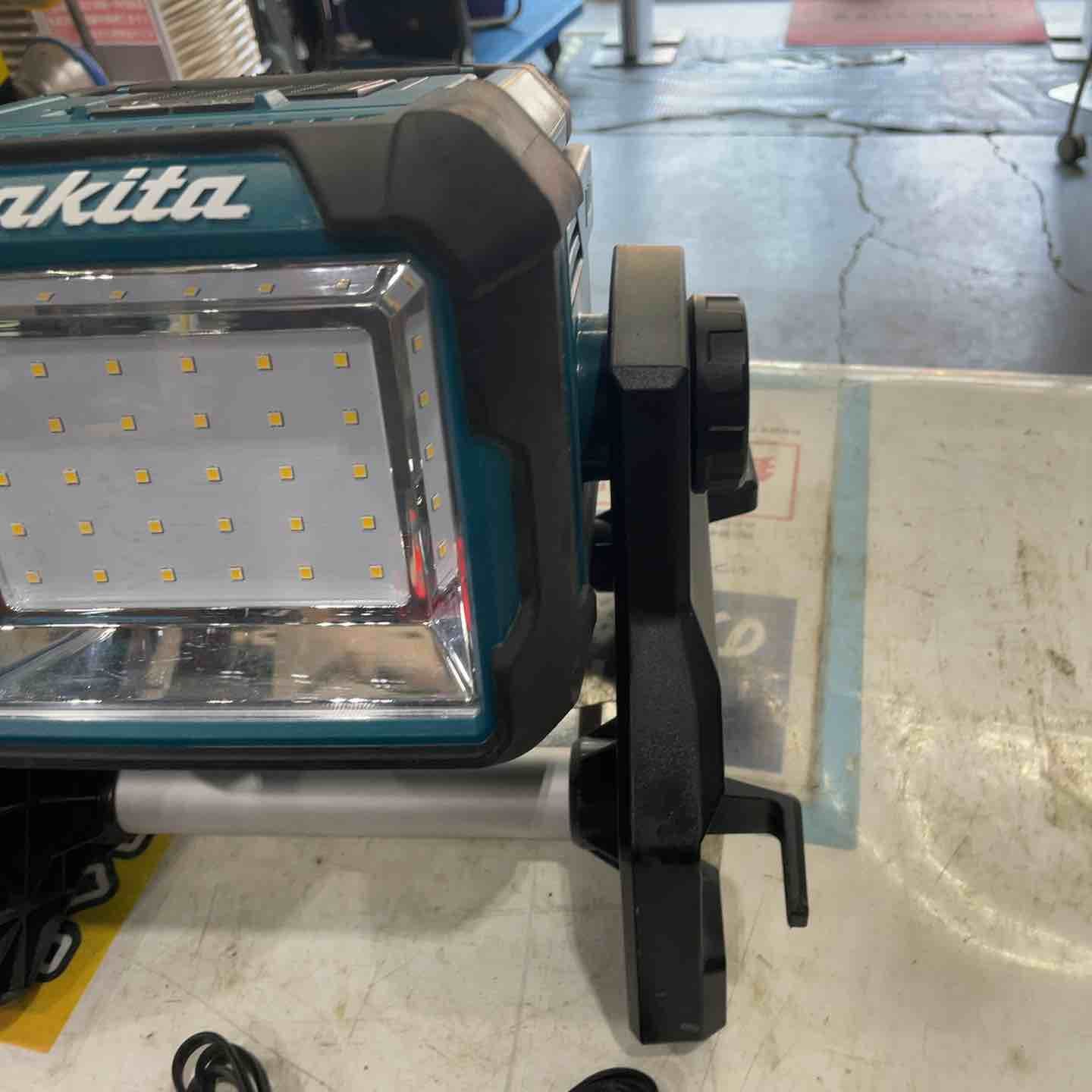 makita コードレススタンドライト