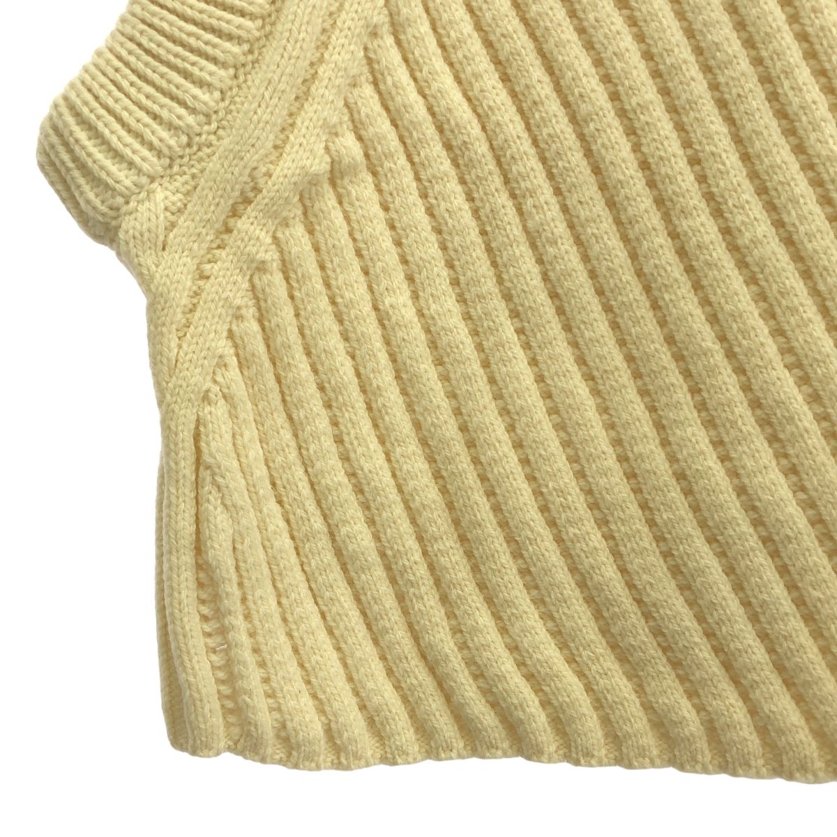 【美品】  ONICA / オニカ | Merino Vest / メリノウール 陶釦付きニット ベスト | F | アイボリー | レディース ONICA｜メリノウール 陶釦付き ニット ベスト “Merino Vest” oni021