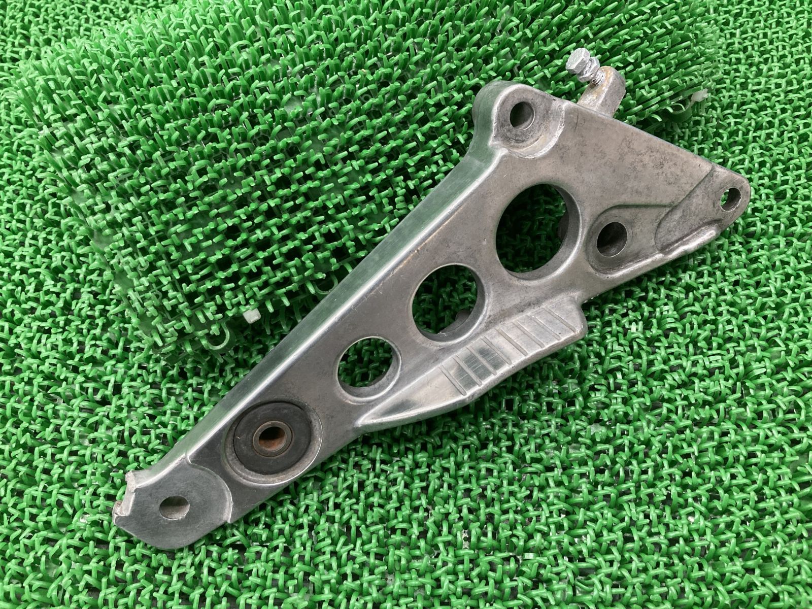 RZ250 ステッププレート 右 4L0 ヤマハ 純正 バイク 部品 4L3 曲がり無し 品薄 品 車検 Genuine