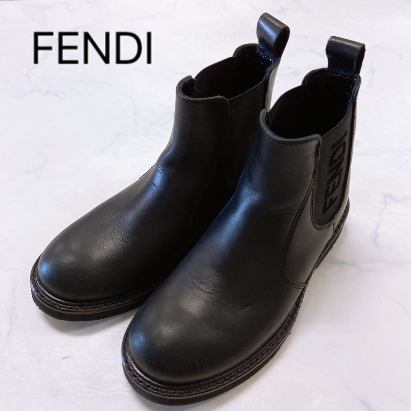Fendi フェンディ　キッズ　ブーツ FENDI(フェンディ) キッズブーツ(ベビー・キッズ) - 海外通販のBUYMA