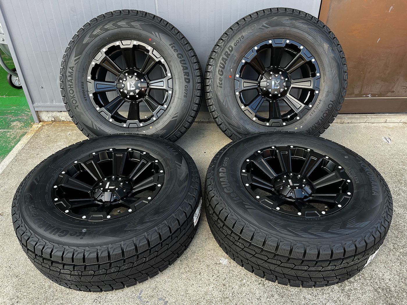 1台 製 国産スタッドレス DeathRock プラド サーフ ハイラックス FJ ヨコハマ アイスガード G075 265 70R17 17インチ