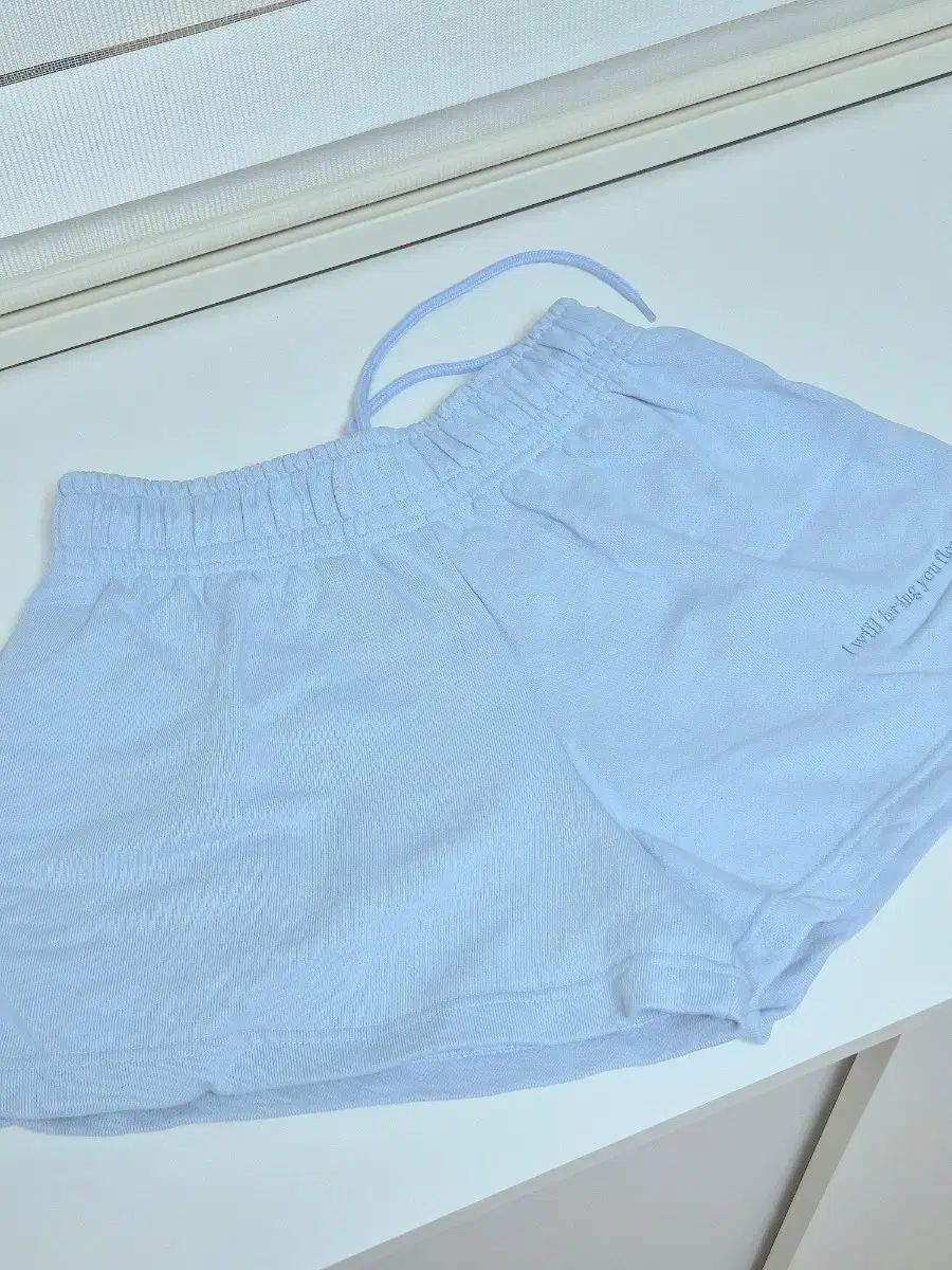 ノワリーニン トレーナー