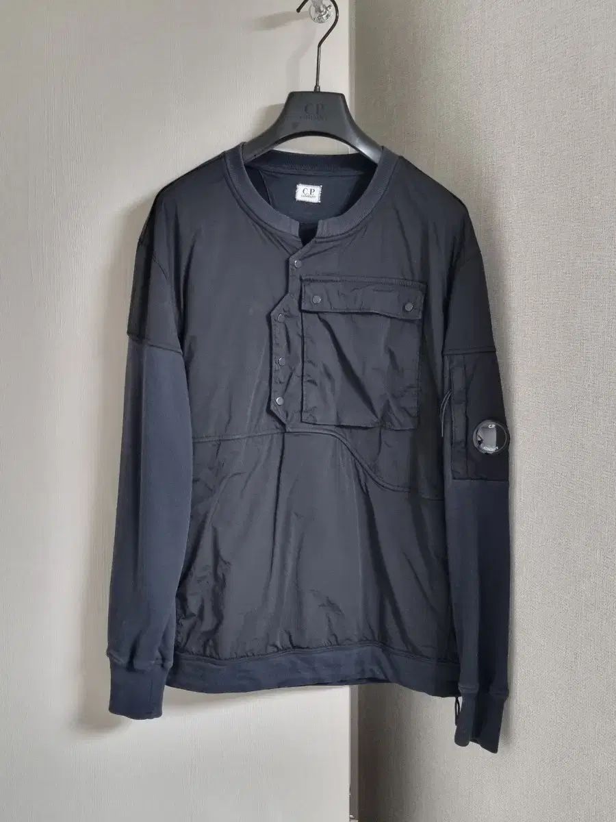 C.P. COMPANY シーピーカンパニー ナイロン スウェット