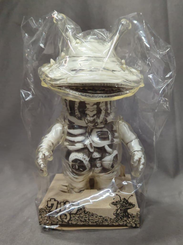 SECRETBASE 円谷プロ X-RAY カネゴン(クリア成型/骨/ブラック) - メルカリ