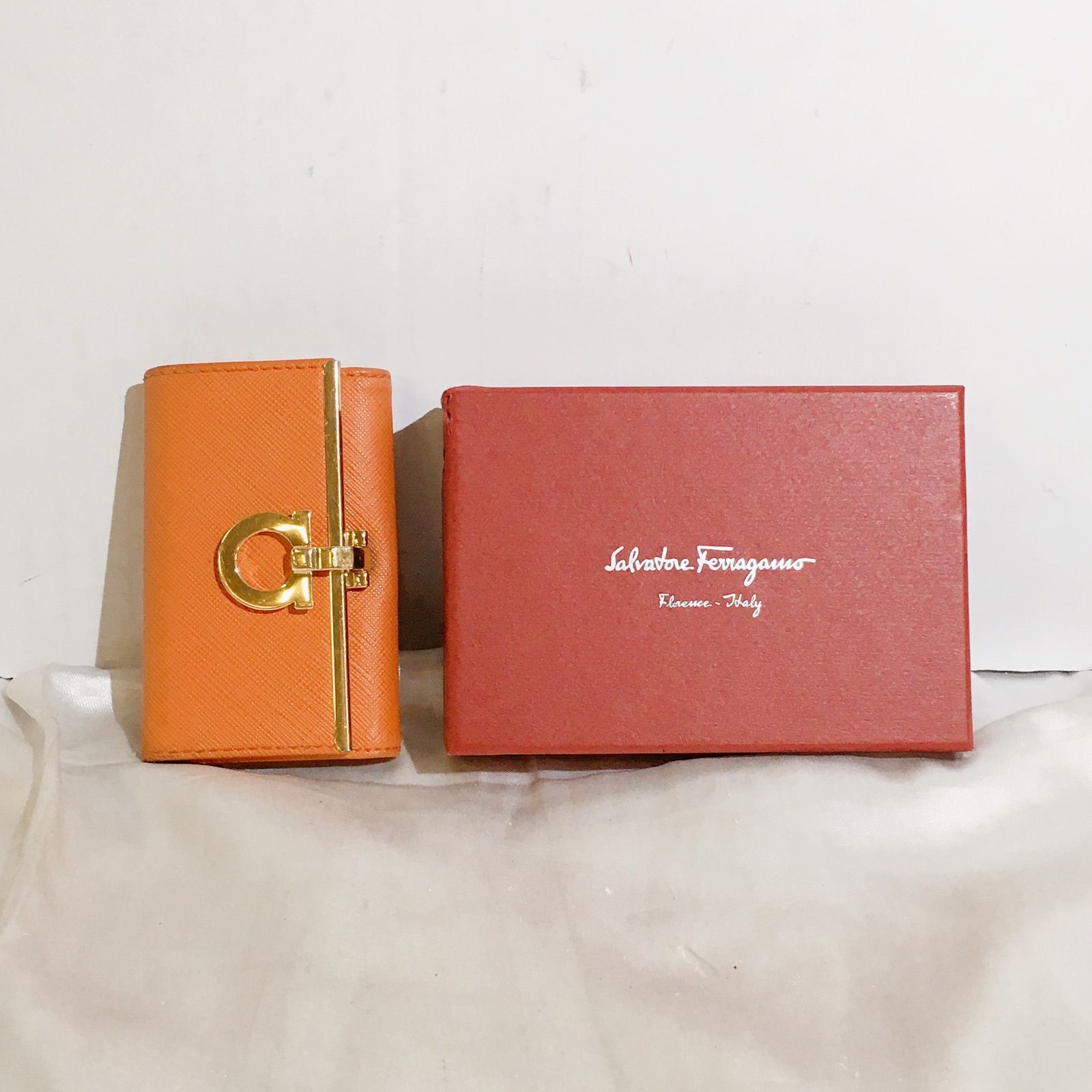 サルヴァト－レフェラガモのキ－ケースです Salvatore Ferragamo orange key case サルヴァトーレ