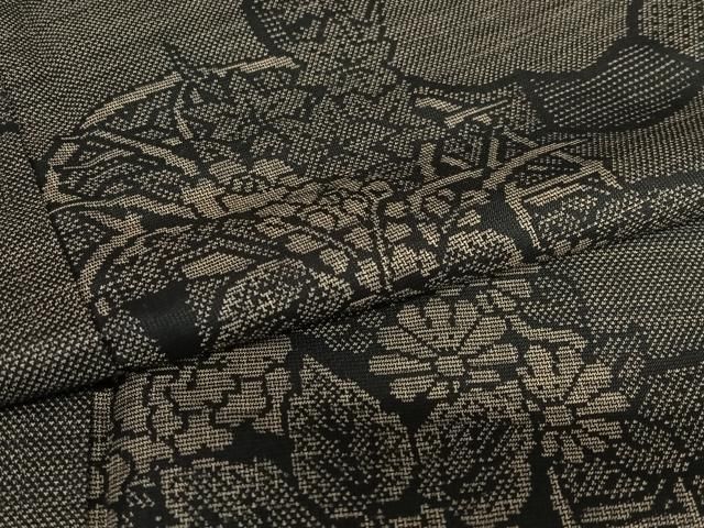 平和屋着物●本場大島紬　泥染め　9マルキ　草花文　正絹　逸品　AAAV7396zg 平和屋着物○本場大島紬 泥染め 9マルキ 草花文 正絹 逸品 AAAV7396zg