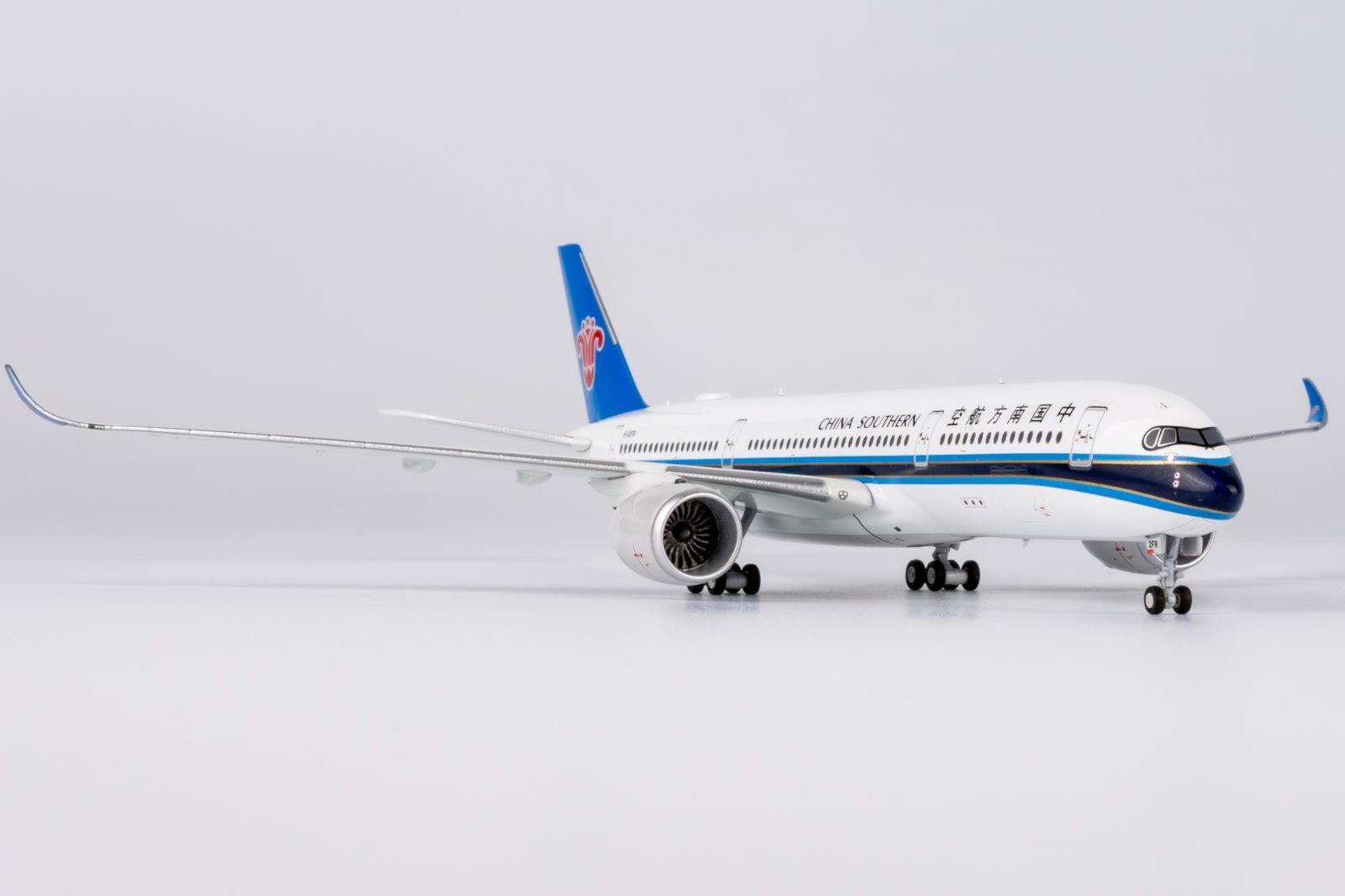 NGmodel 中国南方航空 A350-900 B-32FR 1|400 24060