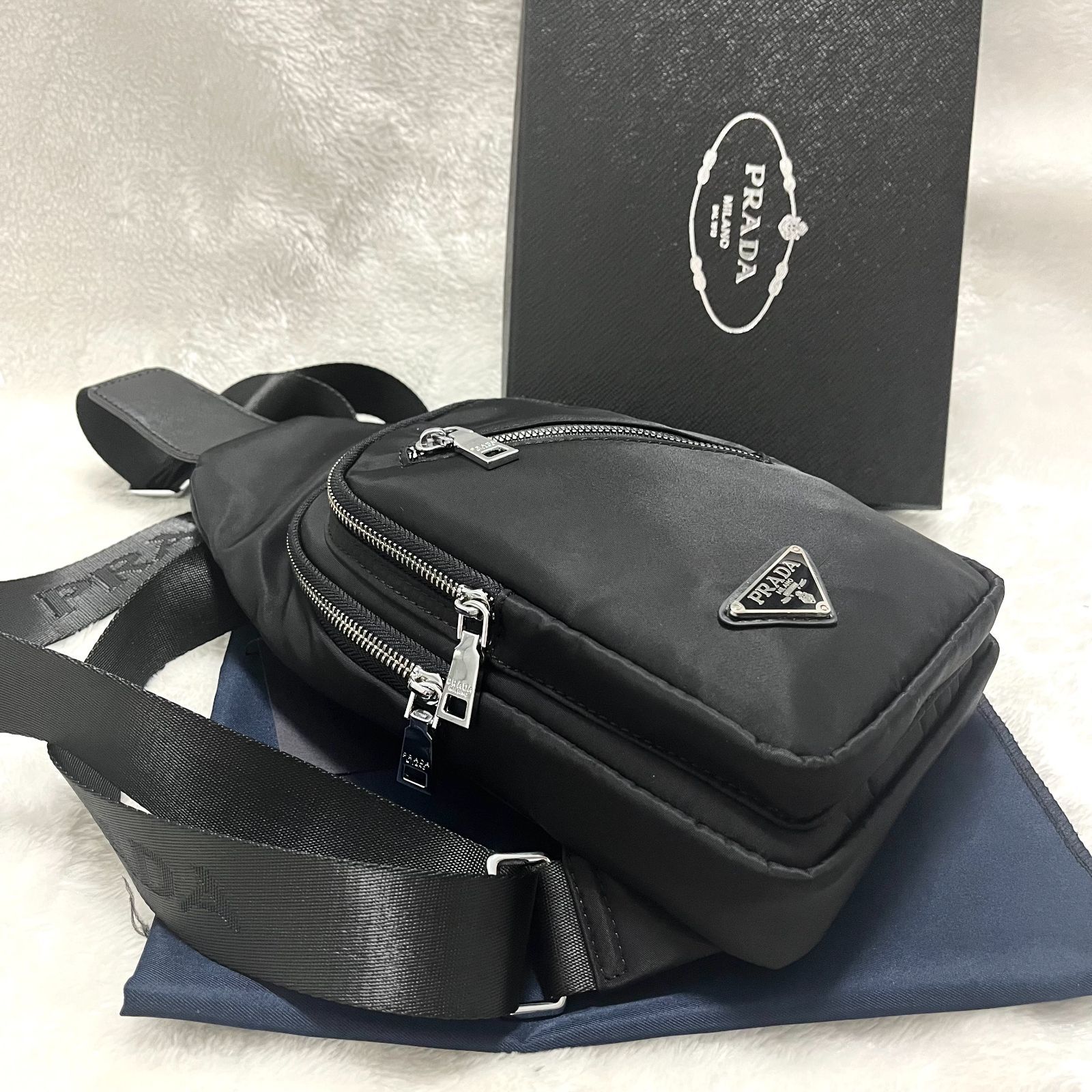 新品✨PRADA プラダ ボディバッグ・ウエストポーチ ショルダーバッグ