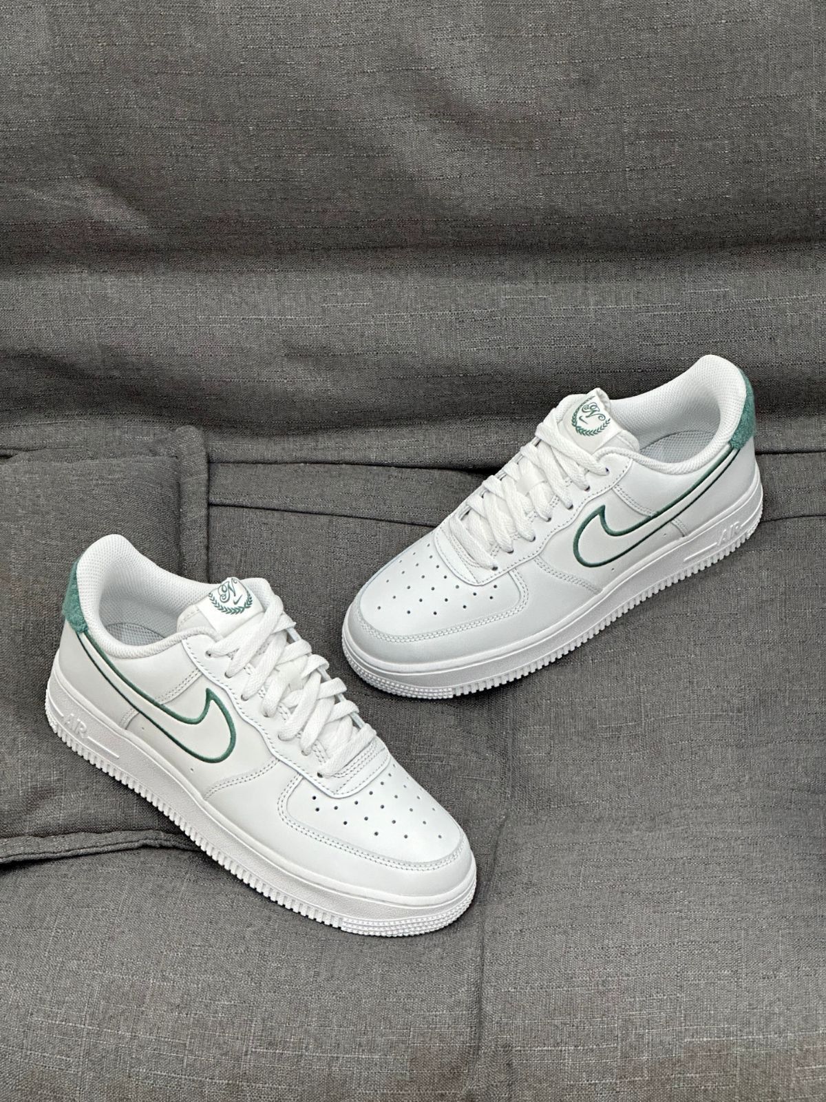 NIKE AIR FORCE 1 07 LV8 ナイキ エアフォース1 07 LV8