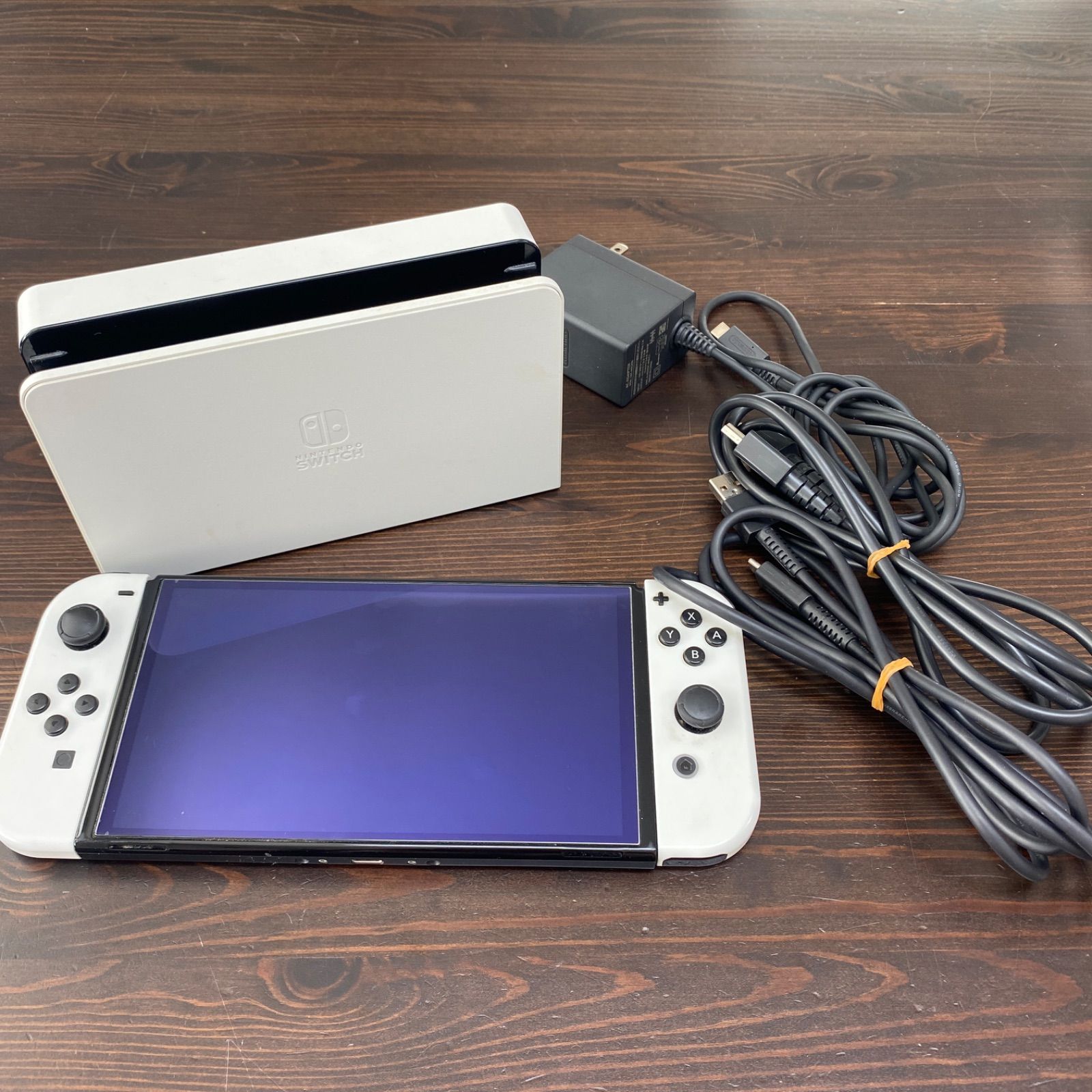 美品/iPhone 16e W/本体イヤホン/充電ケーブル/箱セット付/ケース付 美品/iPhone 16e W/本体イヤホン/充電ケーブル/箱セット付/ケース付