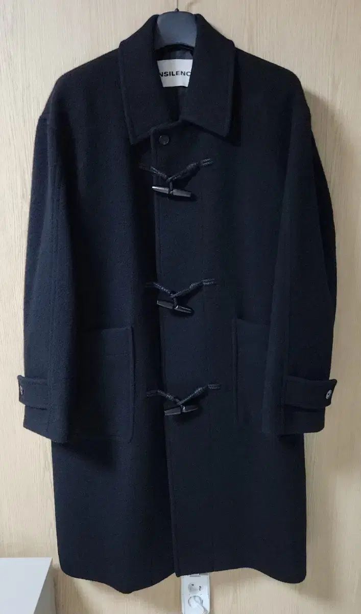着用画像 INSILENCE インサイレンス ソフト コージー ダッフル コート ブラック
