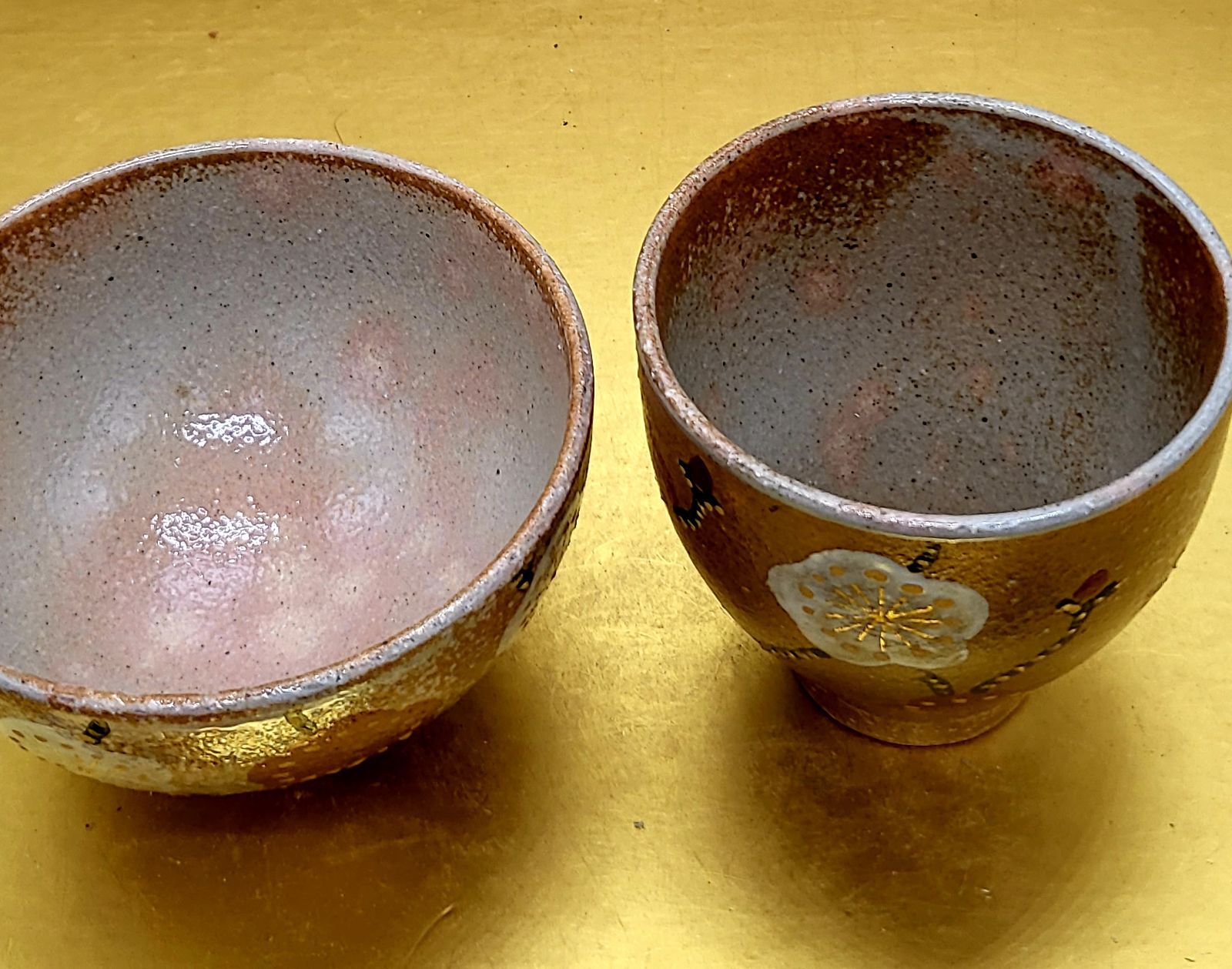 黒田一楽作　御本手色絵梅図お茶碗、湯呑揃いみ