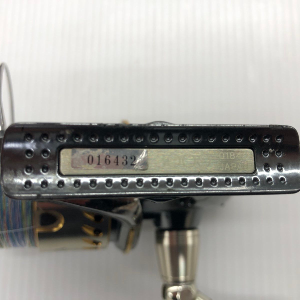 016432