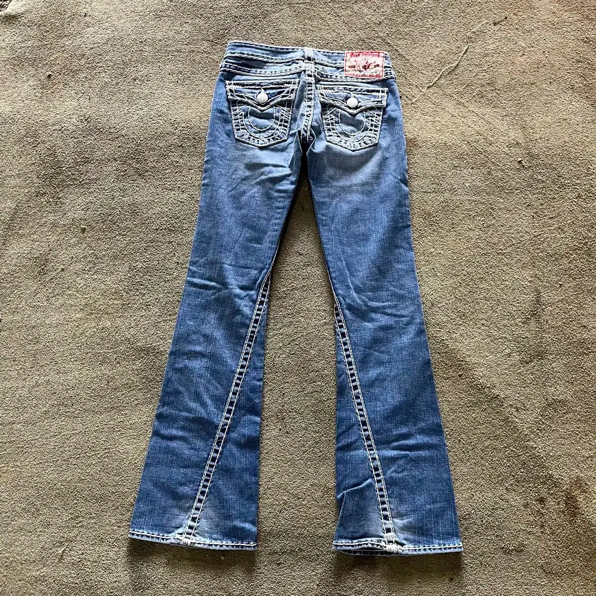 トゥルーレリジョン ブーツカット デニム