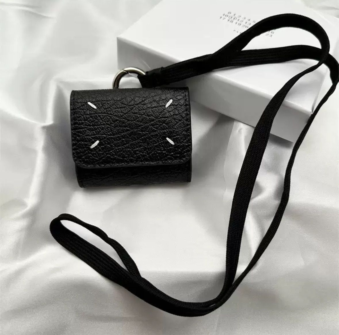 Maison Margiela AirPodspro ケースストラップ付き