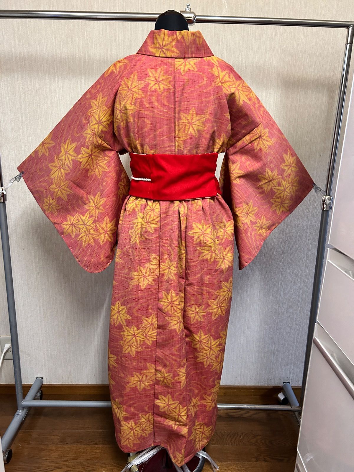 和洋折衷コーデ｜新品 着物リメイクワンピース もみじ柄×くすみ赤