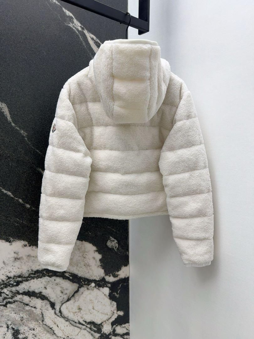 Moncler フード付き ダウンジャケット｜本日限定特価｜新品未
