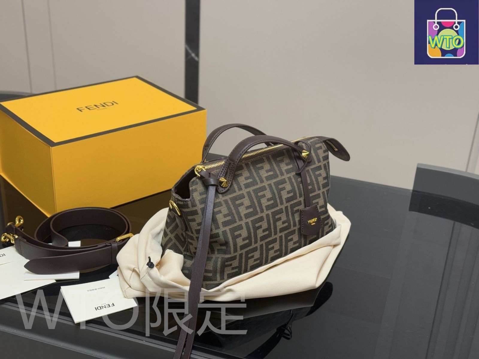 今日WTO】Fendi Peekaboo Pillow Bag（フェンディ ピーカブー