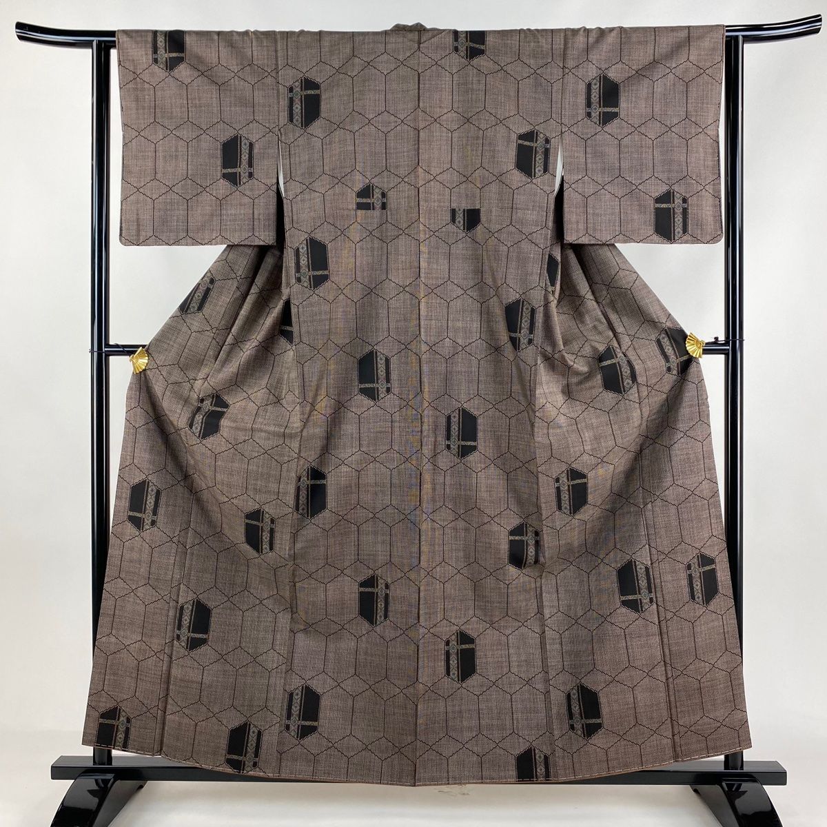 紬 身丈159cm 裄丈62cm S 袷 亀甲 菱 焦茶色 正絹 秀品
