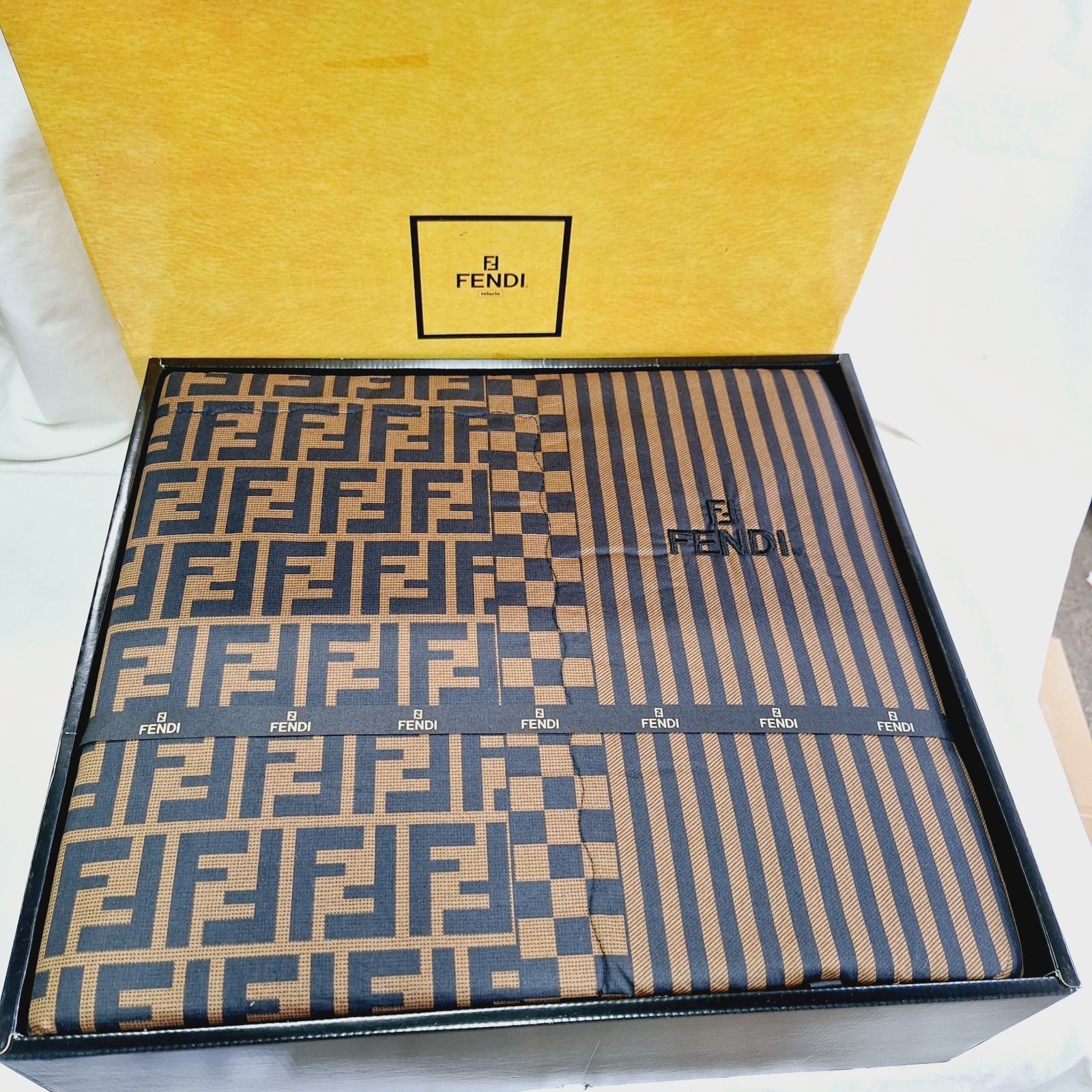 箱あり FENDI フェンディ シルク肌掛けふとん 掛け布団 ズッカ柄