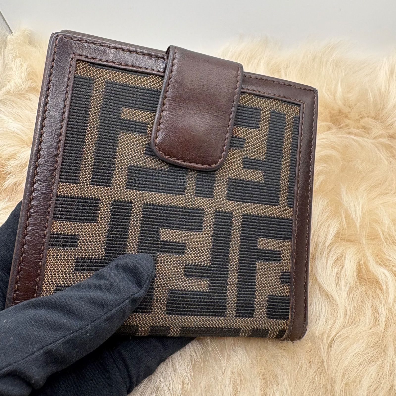 FENDI フェンディ ズッカ ズッキーノ Wホック 二つ折り財布 PVC FENDI フェンディ 財布 二つ折り財布 ウォレット ズッカ柄 ズッキーノ