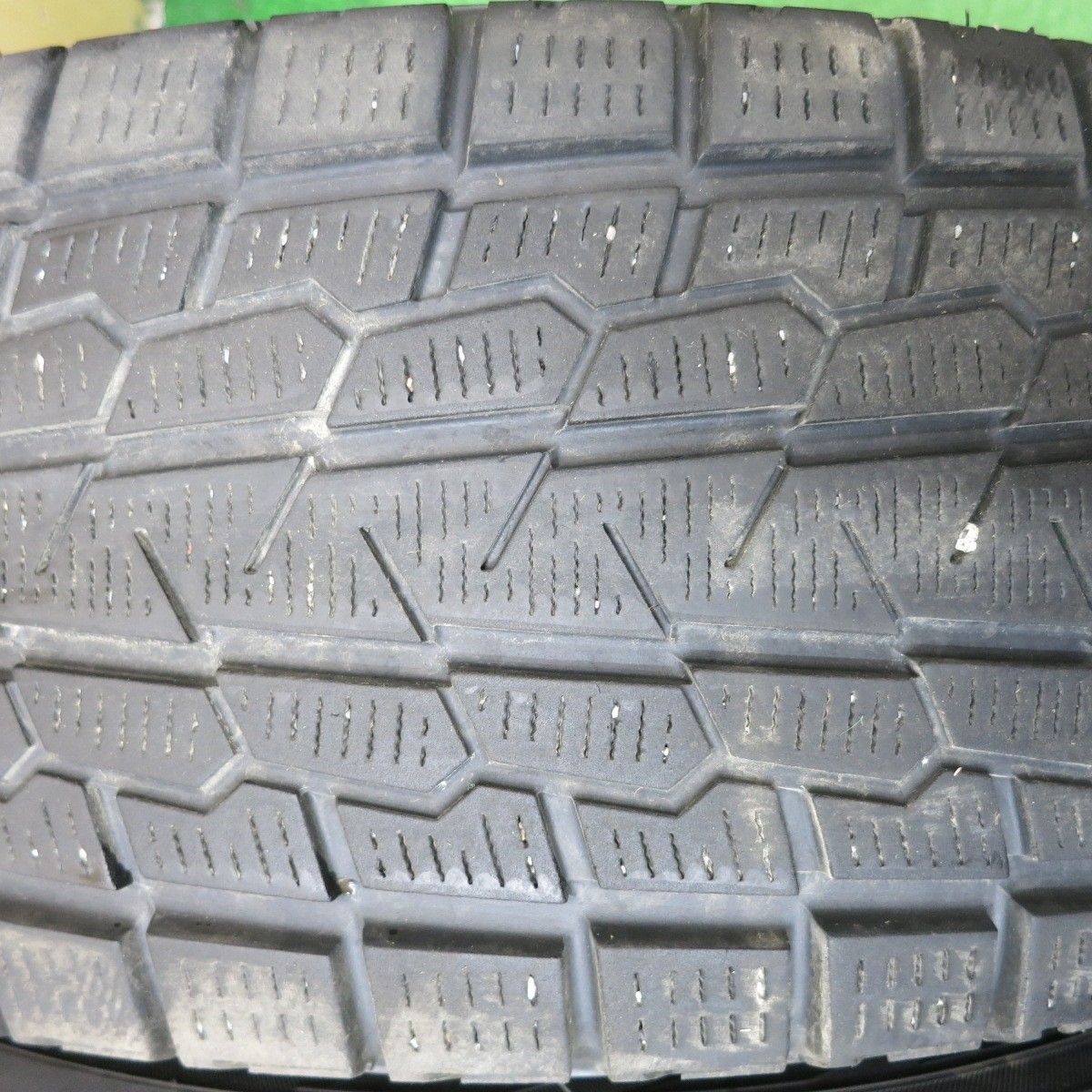 4本価格☆三菱 デリカ D:5 純正 215/70R16 スタッドレス ヨコハマ 