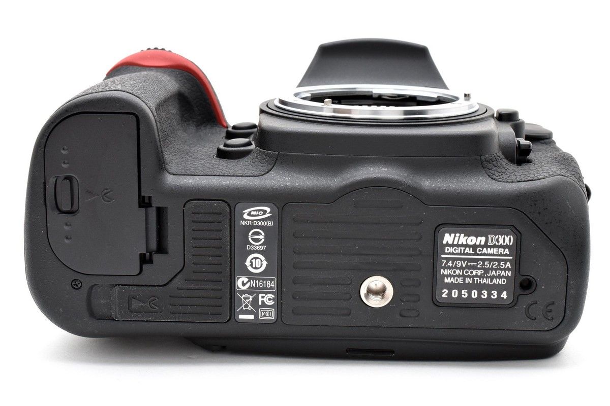 超美品】ショット数1900台 Nikon D300 デジタル一眼レフカメラ
