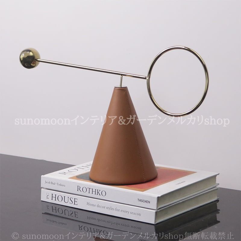 三角錐 オブジェ アート ピース 置物 オーナメント おしゃれ かわいい インテリア ディスプレイ 装飾品 オレンジ グリーン 青